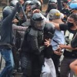 ilustrasi demonstran diamankan polisi