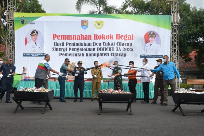 Pemusnahan rokok ilegal di Cilacap